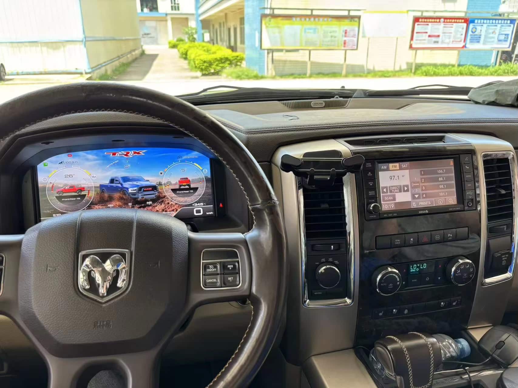 Uppgradering av digital instrumentpanel för Dodge Ram